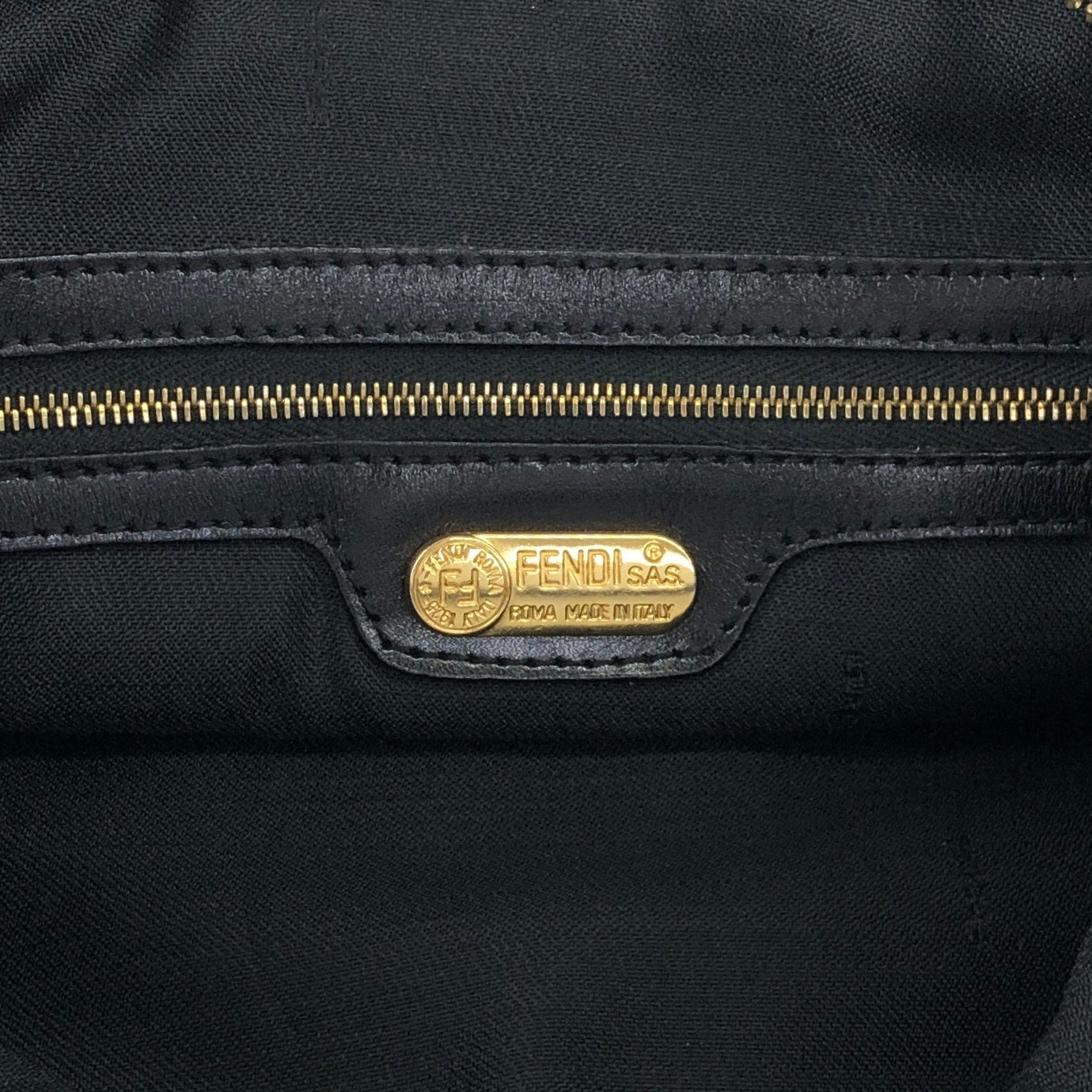 FENDI Logo Shoulder bag Black Vintage 4xxsjx