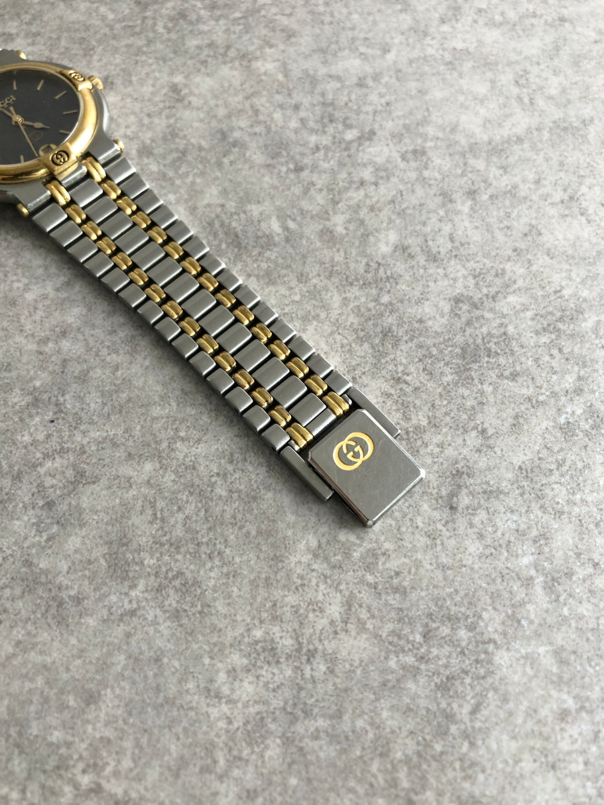 GUCCI Logo Quartz Watch Silver×Gold 9000M Vintage tr37i6