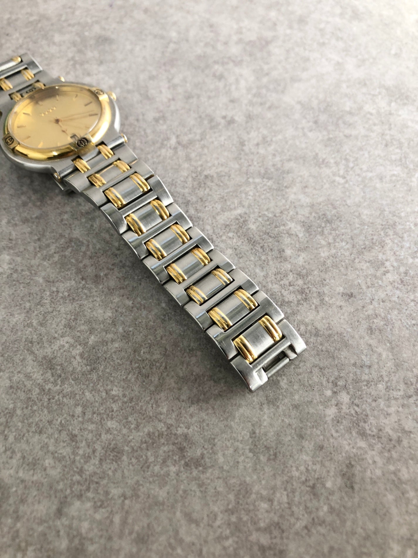 GUCCI Logo Quartz Watch Silver×Gold 9000G Vintage gmtubj