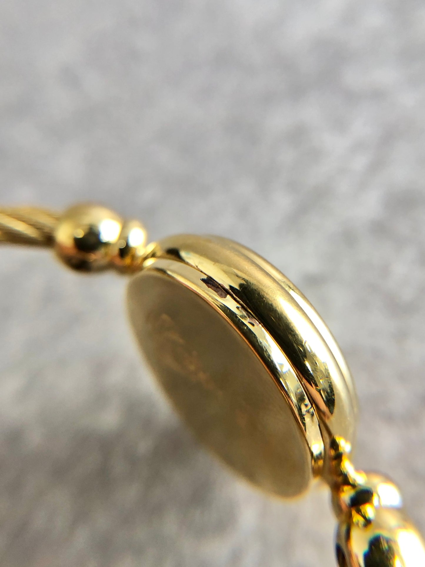 GUCCI Logo Bangle Watch Gold Vintage ngrkgb