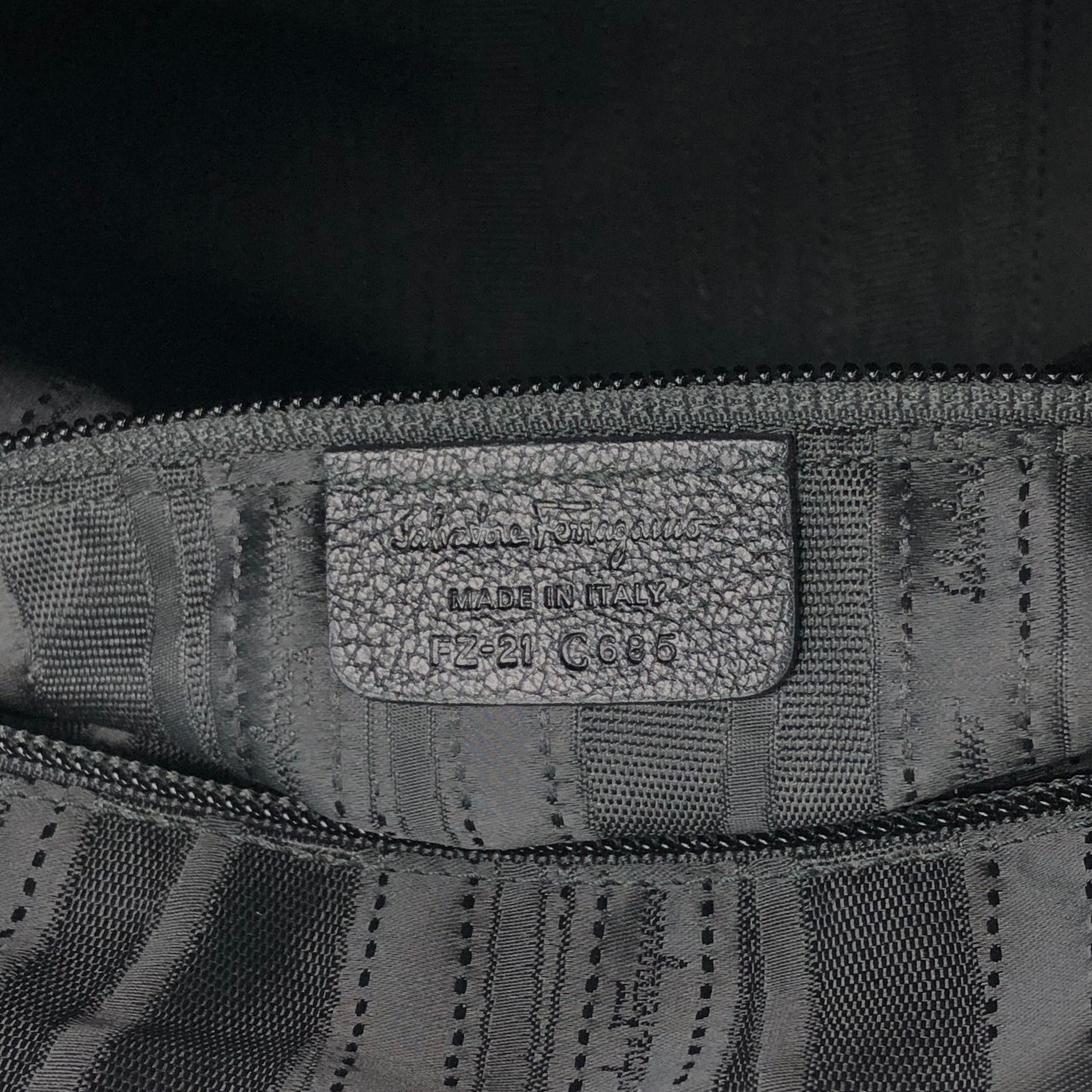 Salvatore Ferragamo Gancini Handbag Black Vintage vbxnke