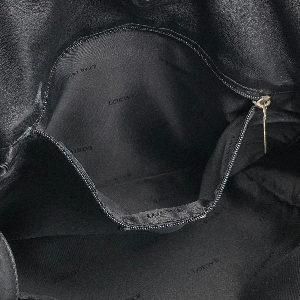 LOEWE Anagram Drawstring Shoulder bag Black Vintage zbxjy7