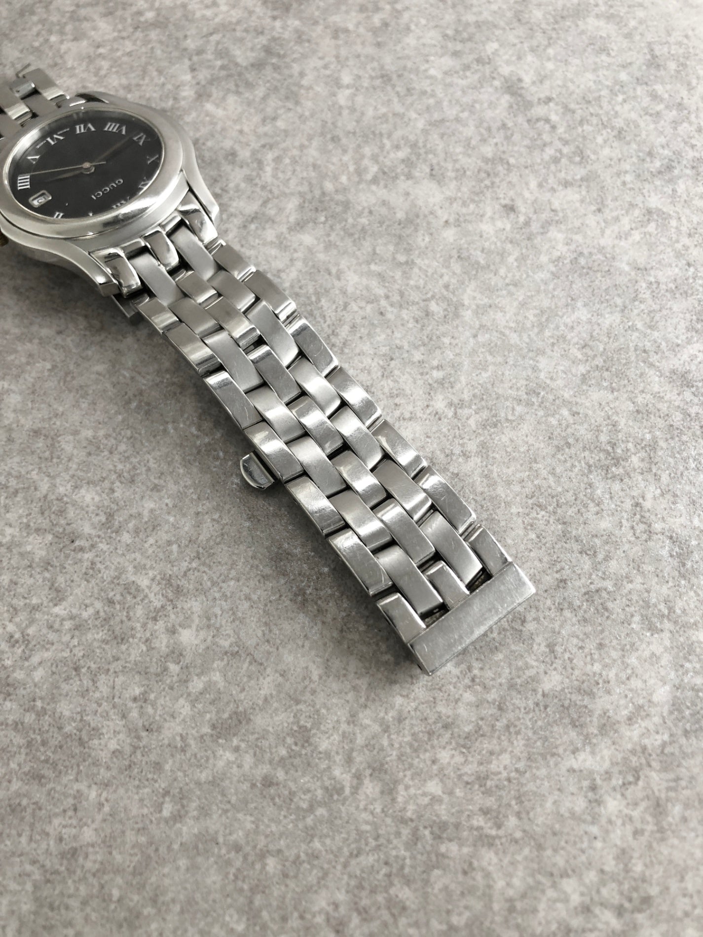 GUCCI Logo Quartz Watch Silver×Black 5500M Vintage cuwdx2