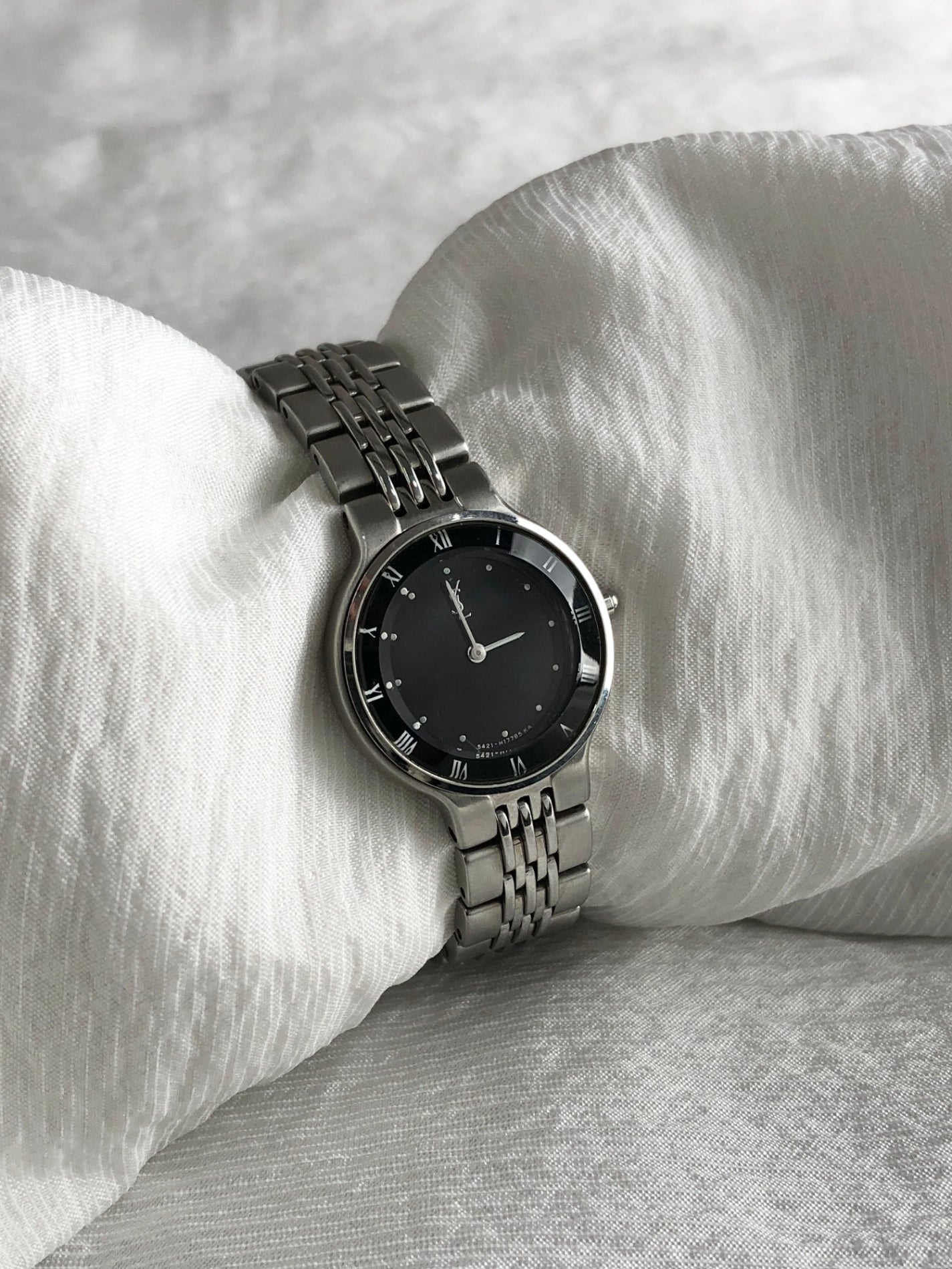 Yves Saint Laurent YSL Logo Watch Silver 5421-H17785 Vintage wivr8g