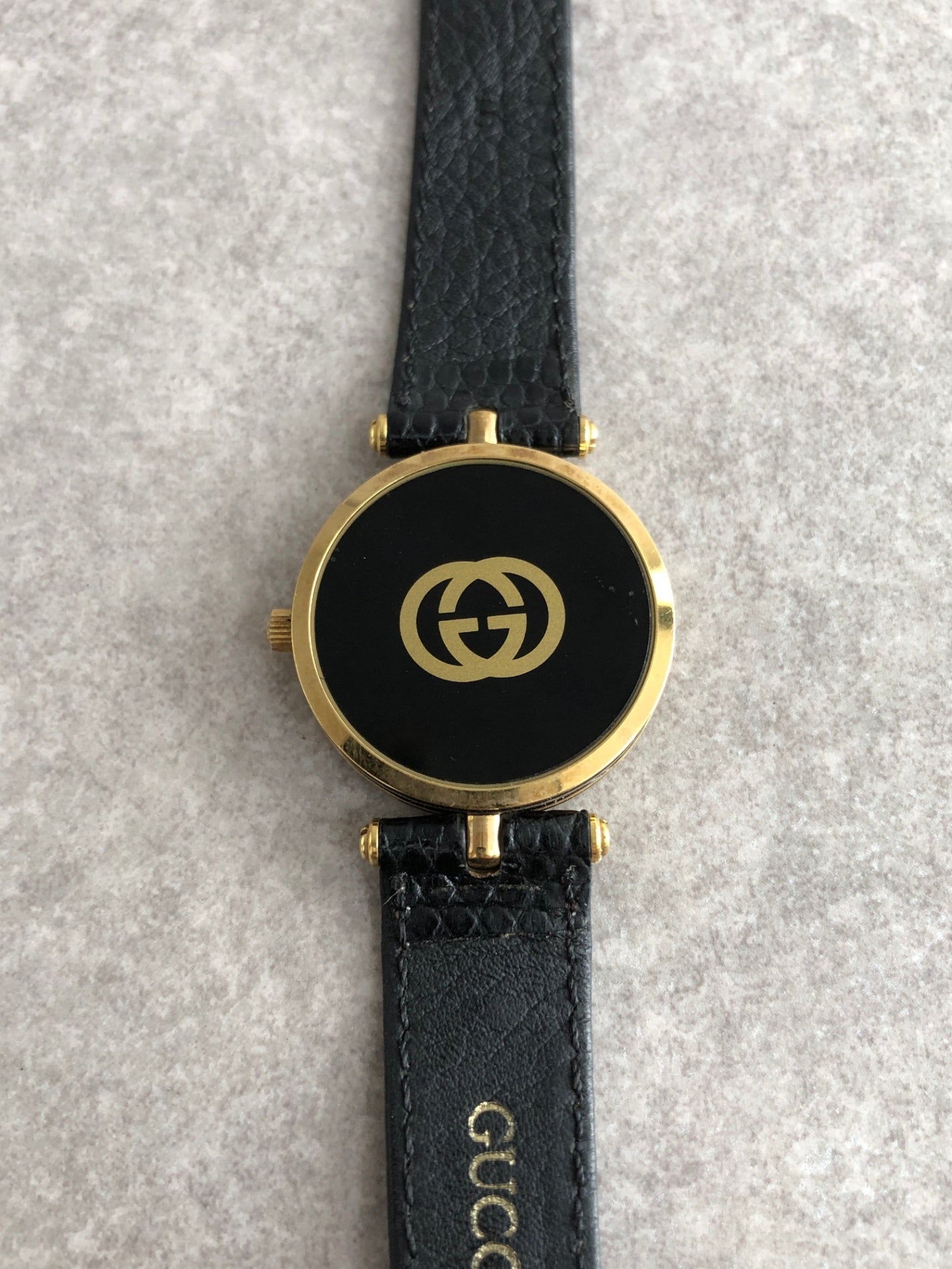 GUCCI Logo Watch Black×Gold Vintage 8bm2vw