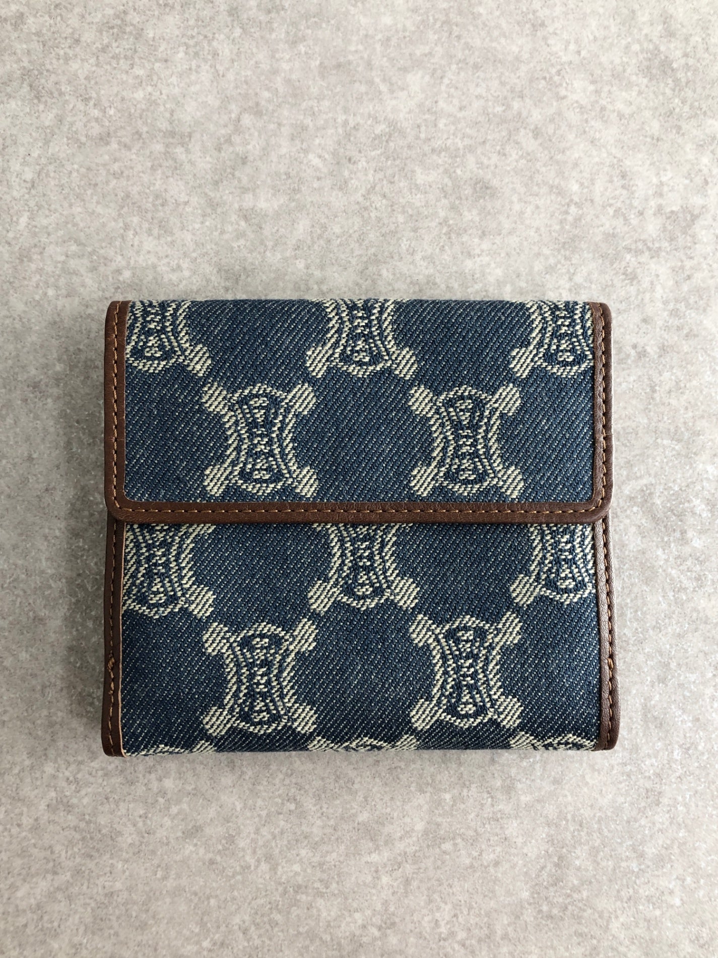 CELINE Triomphe Blason Folded Wallet Indigo Vintage 3pep8h