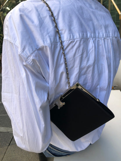 CELINE Triomphe Metal Clasp Chain Shoulder bag Black Vintage 857psb