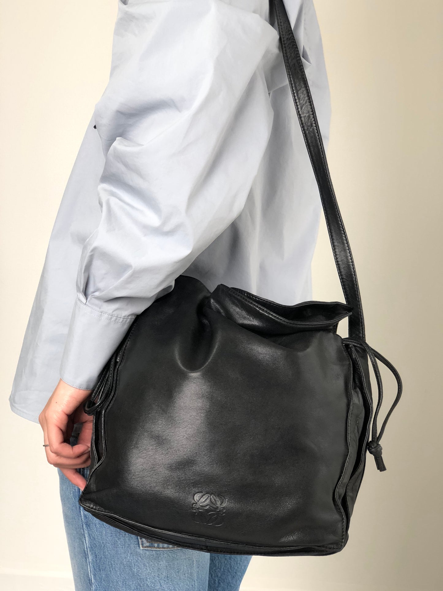 LOEWE Anagram Flamenco Drawstring Shoulder bag Black Vintage ak5uss