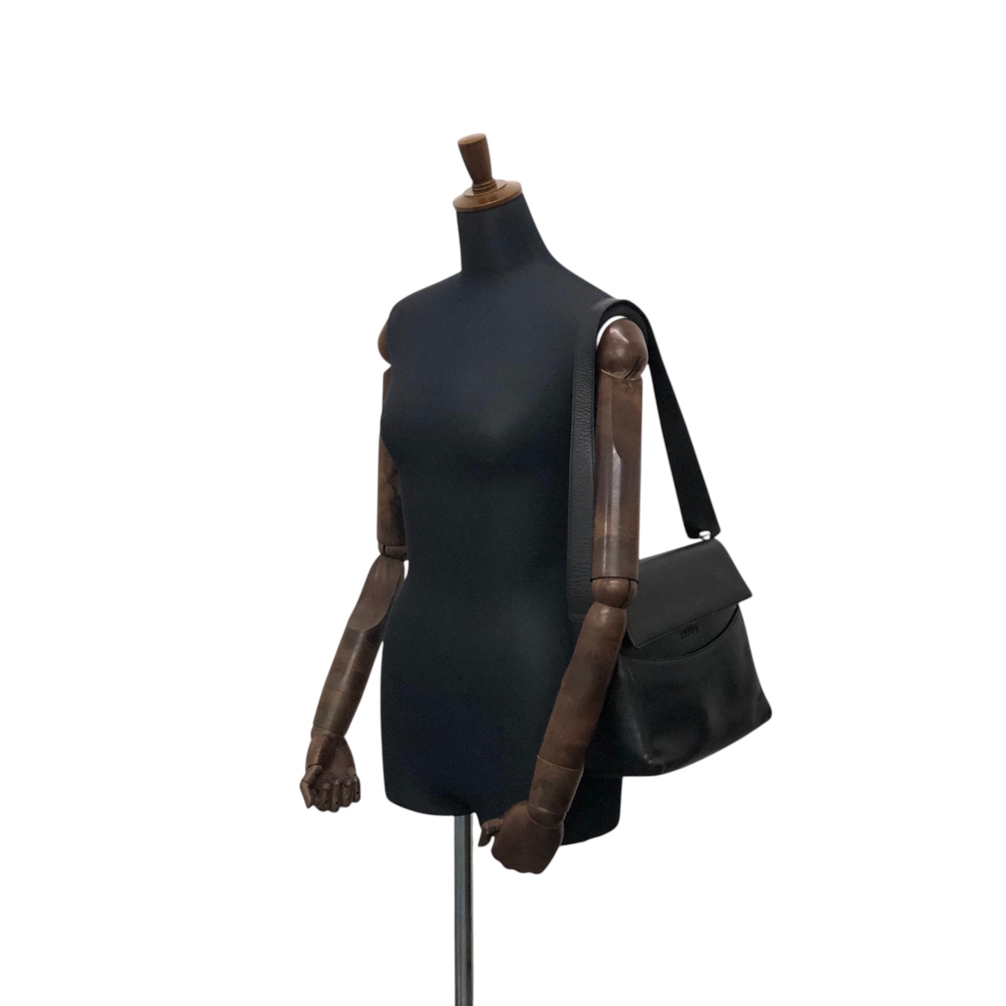 【正規品】LOEWE ロゴキャンバス ショルダーバッグ（2005年頃） LOEWE Logo Embossed Shoulder bag Black Vintage mxivwm