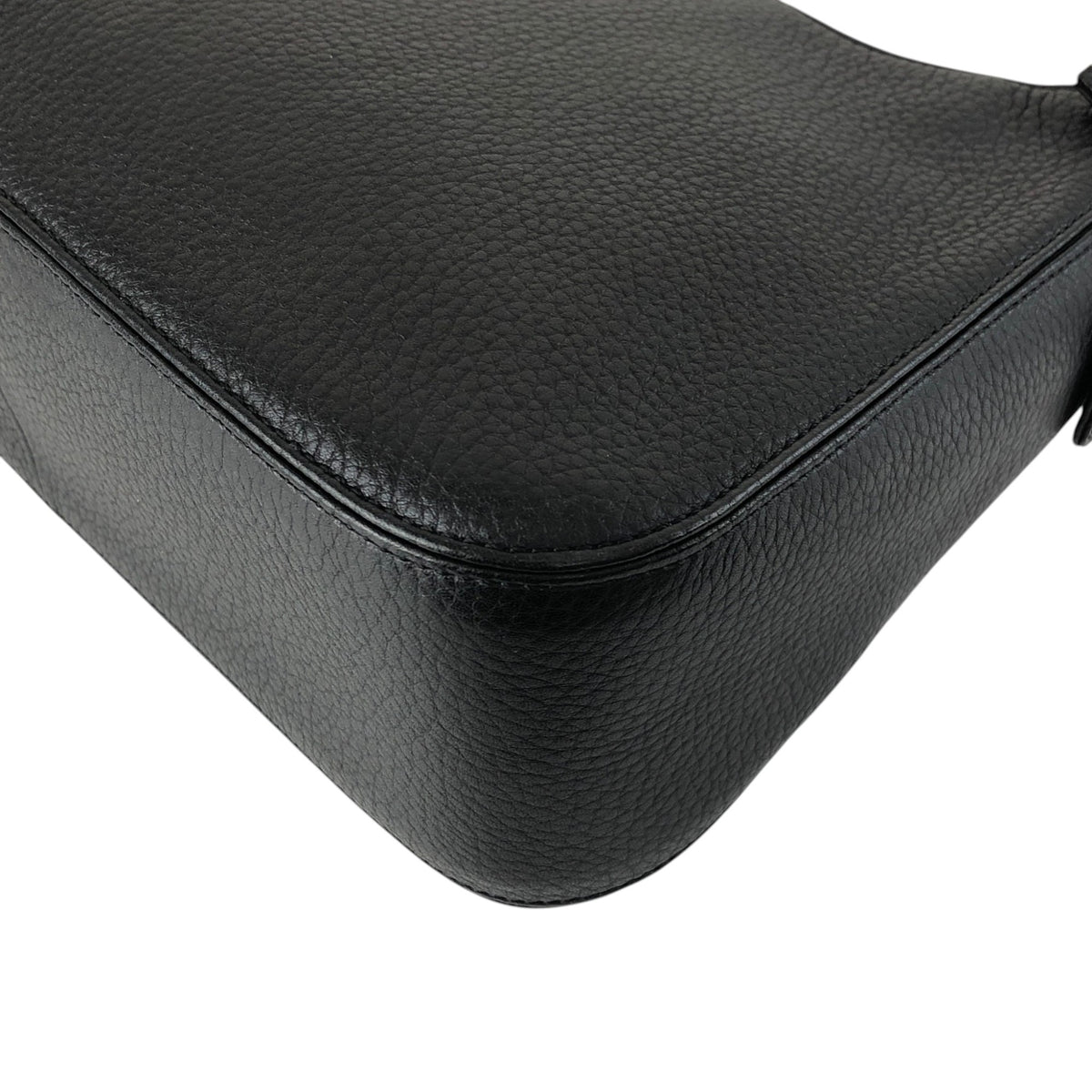 Yves Saint Laurent Logo Shoulder bag Black Vintage 2mp2vx