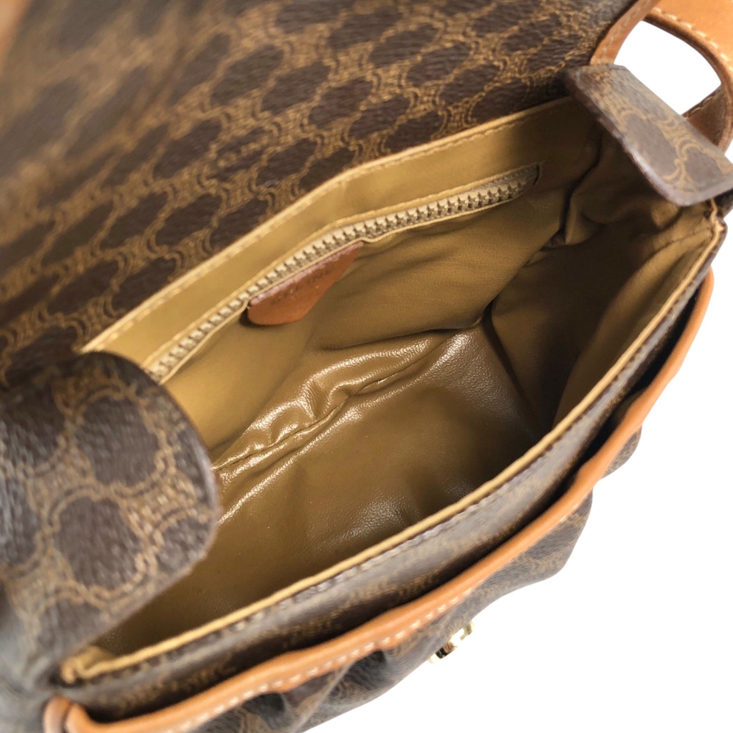 CELINE Macadam Blason Front Buckle Shoulder bag Brown Vintage 8vwf72