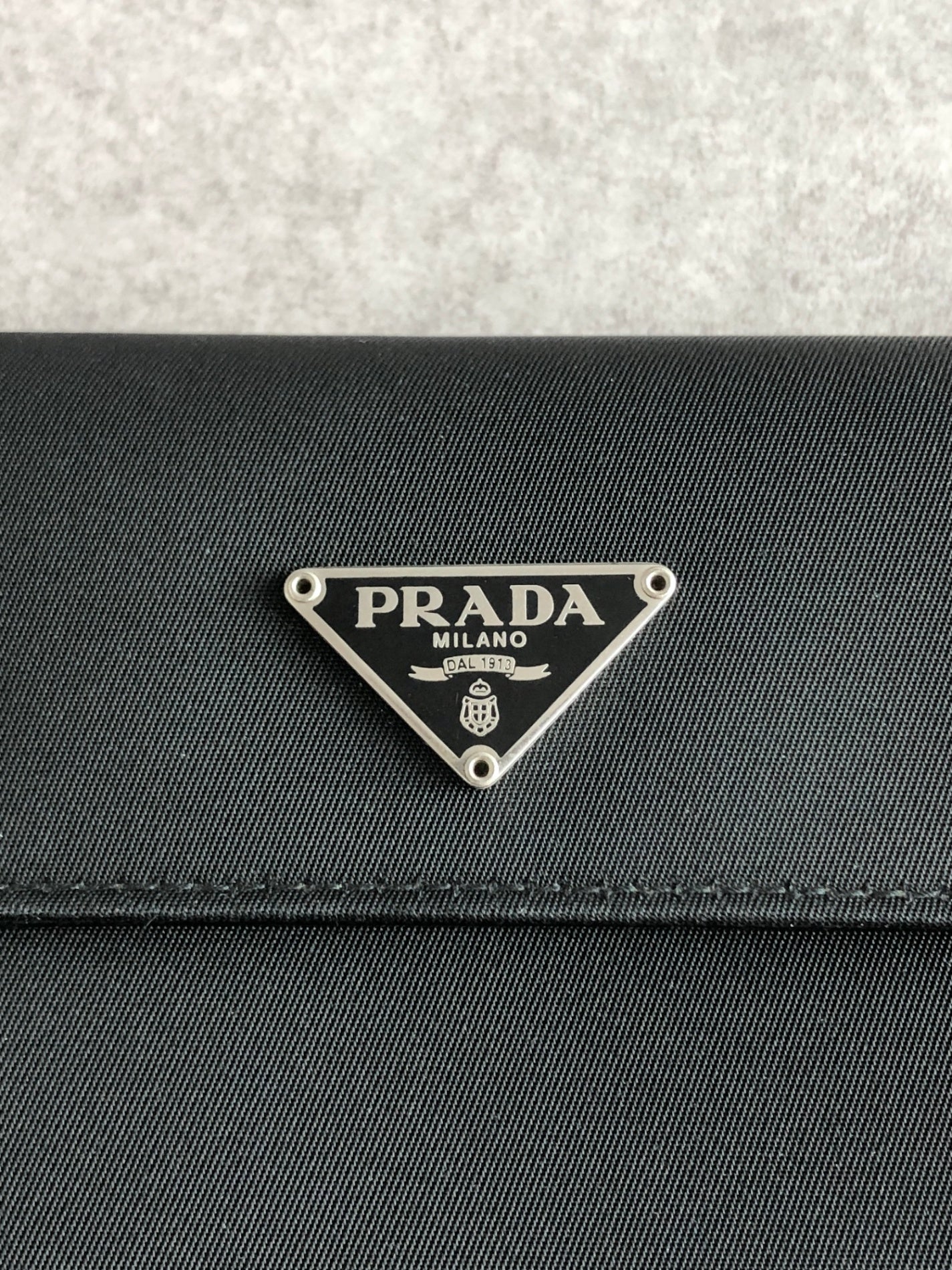 PRADA Triangle Logo Trifold Wallet Black Vintage vyy3iv