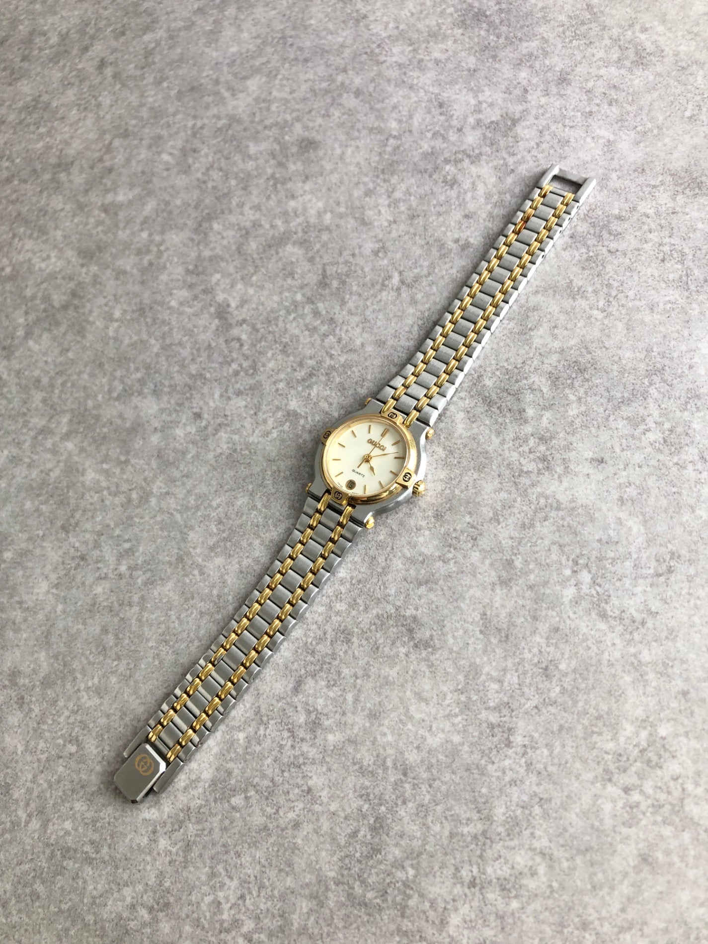 GUCCI Logo Quartz Watch Gold×Silver 9000L Vintage p5fncs