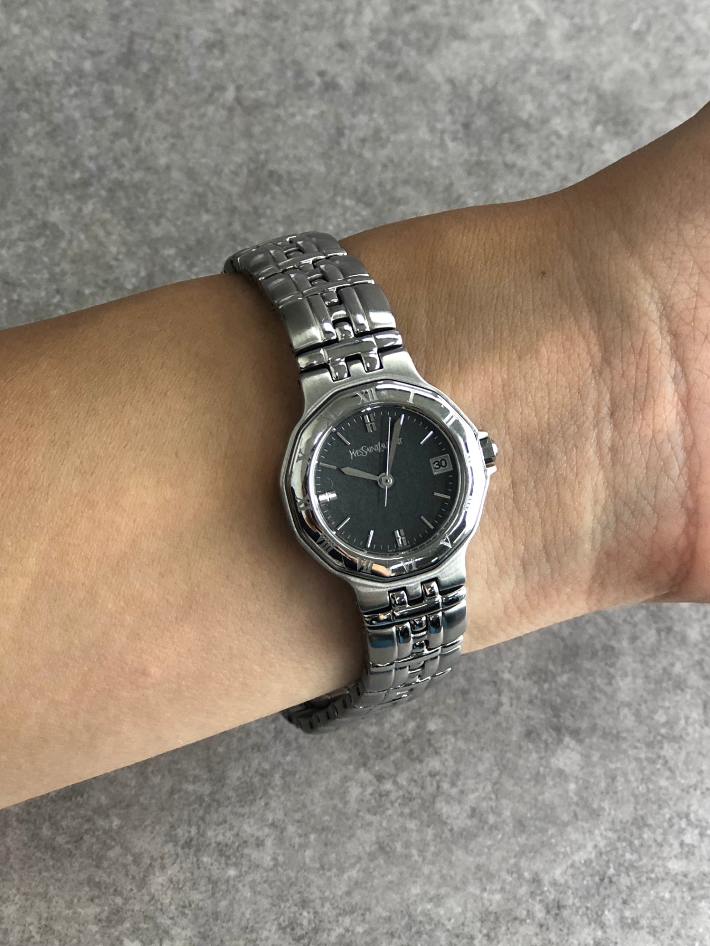 Yves Saint Laurent Logo Quartz Watch Silver×Black 9616-H18636 Vintage gzdk85