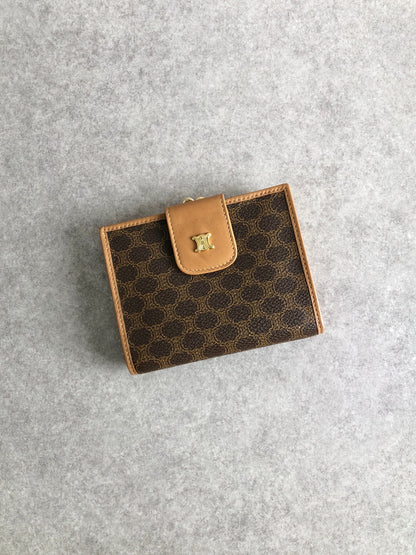CELINE Macadam Blason Metal Clasp Folded Wallet Brown Vintage vsfyif