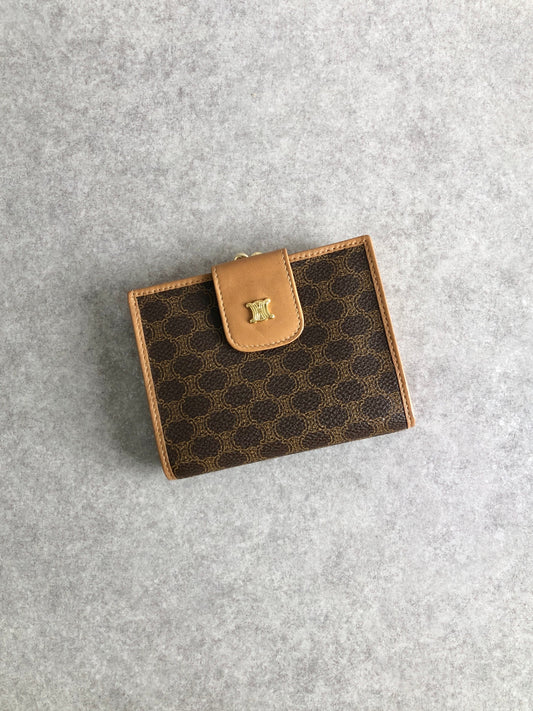 CELINE Macadam Blason Metal Clasp Folded Wallet Brown Vintage vsfyif