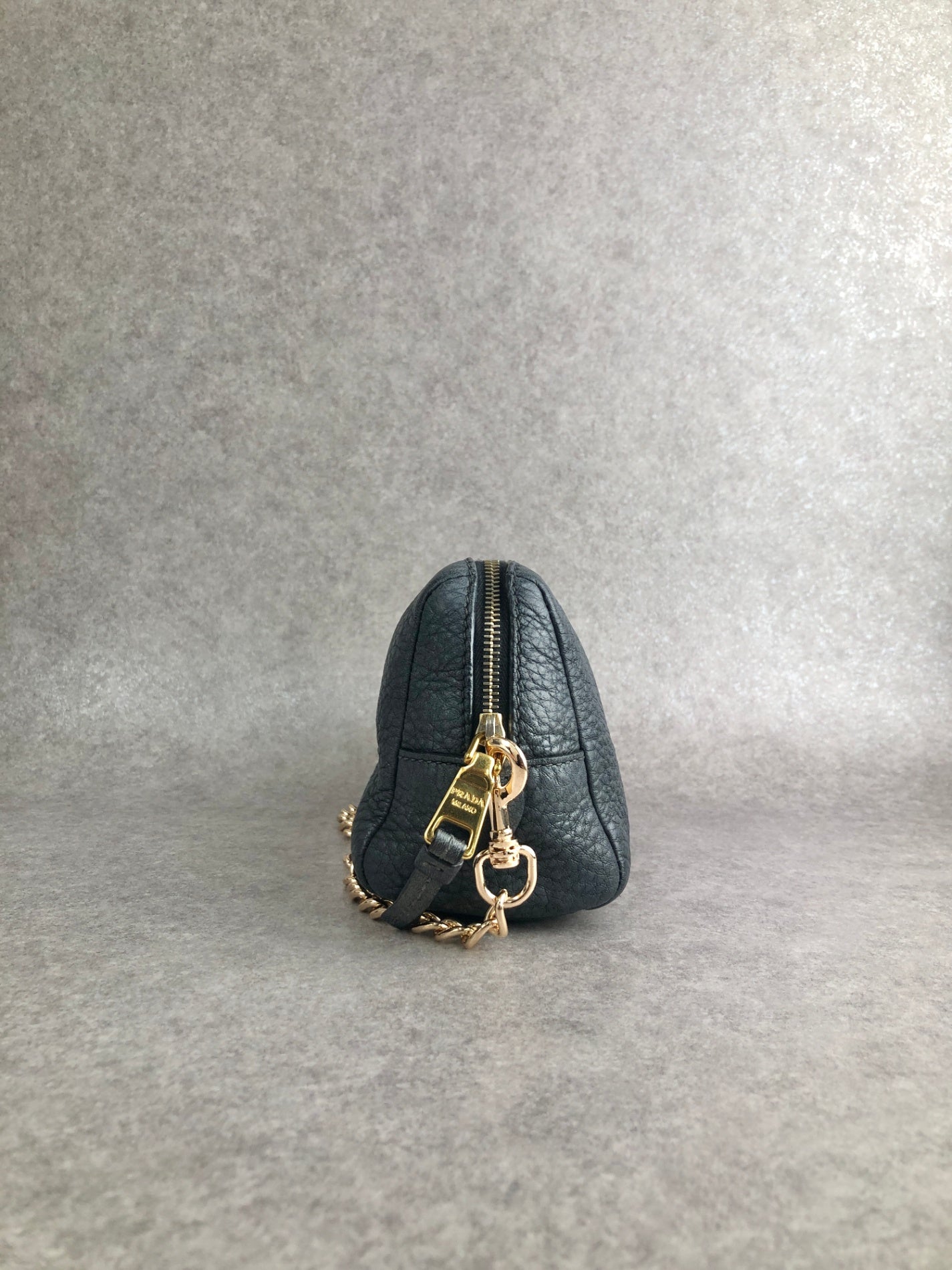 PRADA Logo Small Chain Handbag Navy Vintage vycuvh