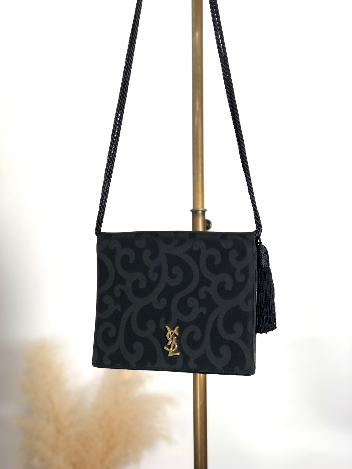 Yves Saint Laurent YSL Logo Shoulder bag Black Vintage fkdxvm