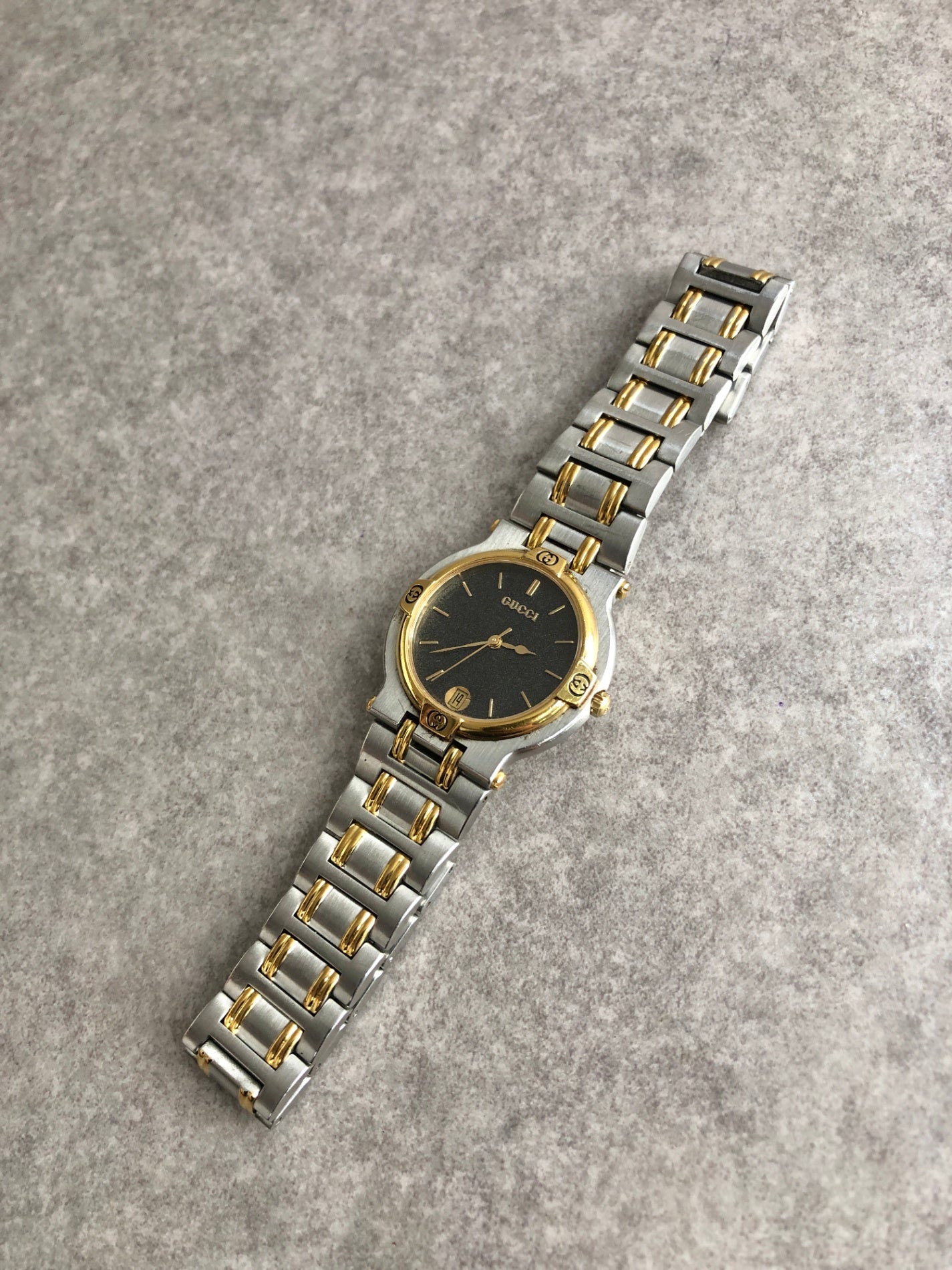 GUCCI Logo Quartz Watch Silver×Gold 9000M Vintage kfni2y