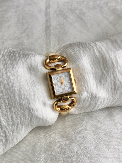 GUCCI Quartz Watch Gold Vintage gtrsvm
