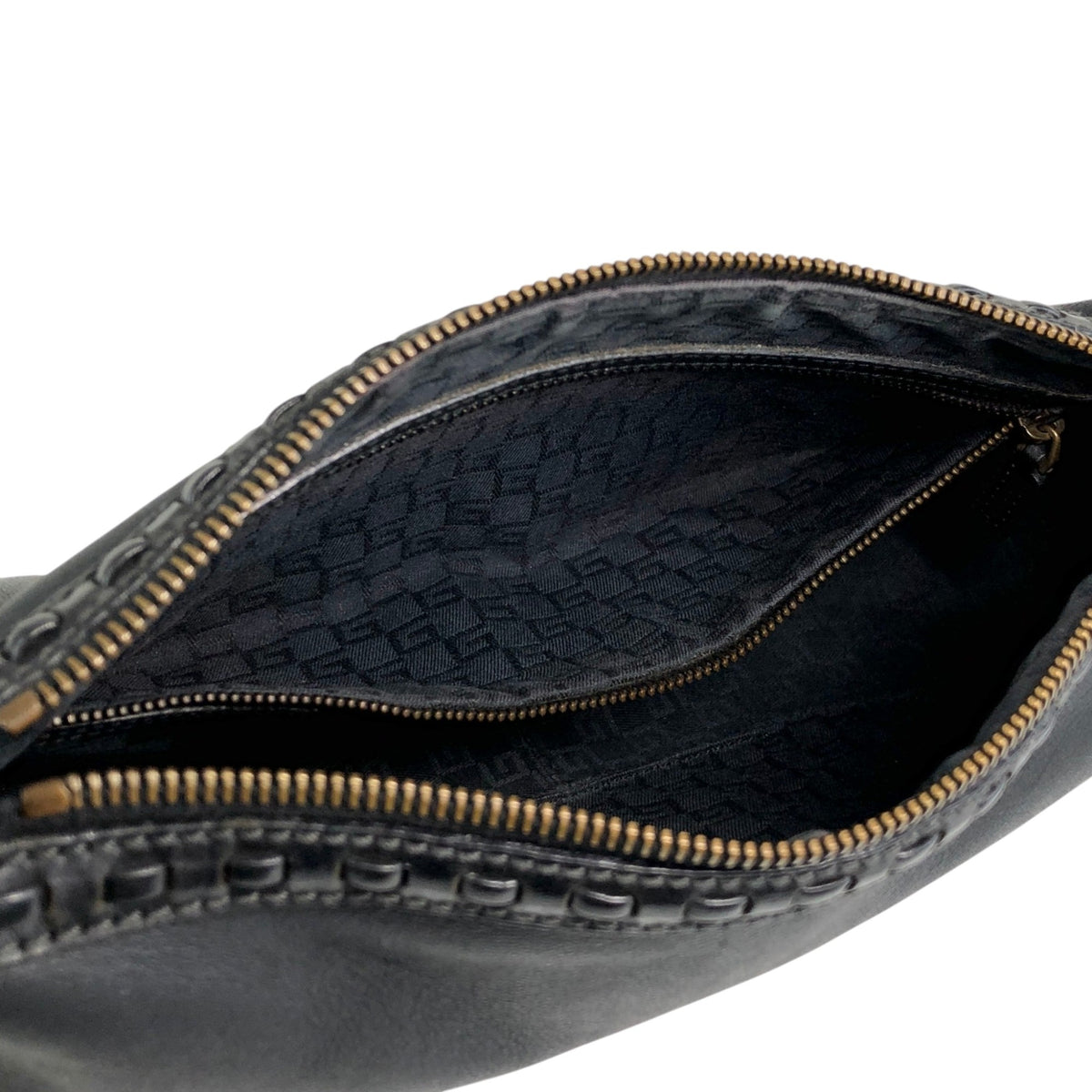 GUCCI Logo Embossed Shoulder bag Black Vintage zvzcf8