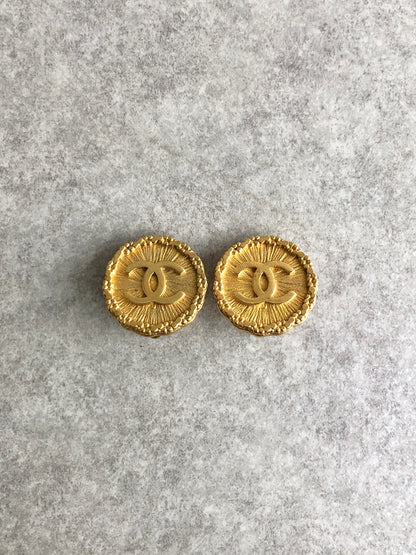 CHANEL Coco Mark   Earrings Gold Vintage   z3j67k