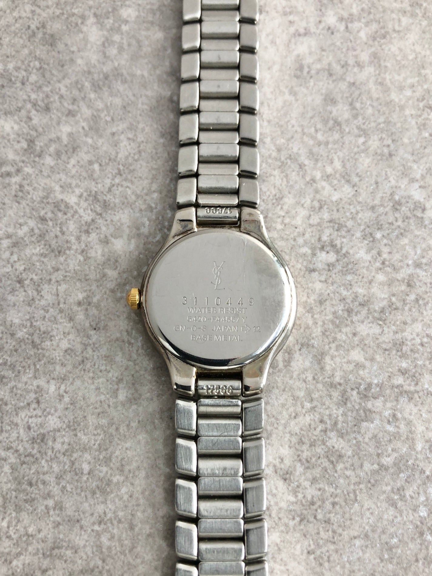 Yves Saint Laurent YSL Logo Quartz Watch Silver 5420-F44557 Vintage gp374e