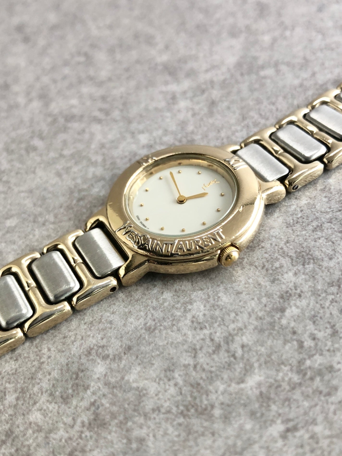 Yves Saint Laurent YSL Logo Watch Gold×Silver Vintage uavgj3