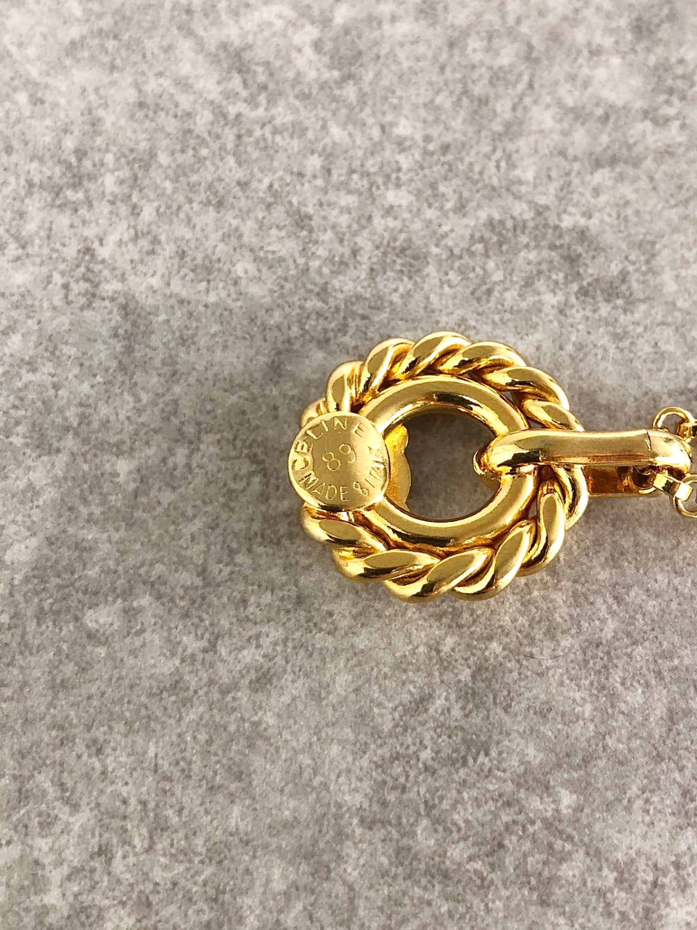 CELINE Blason Necklace Gold Vintage k3vahe