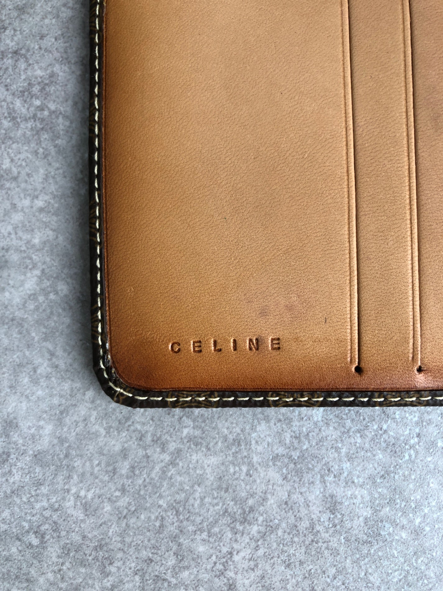 CELINE Macadam Metal Clasp Folded Wallet Brown Vintage za4zcj