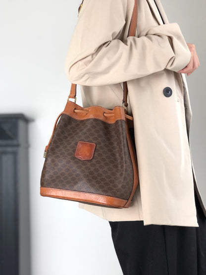 CELINE Macadam Blason Drawstring Shoulder bag Brown Vintage 7kmwfd