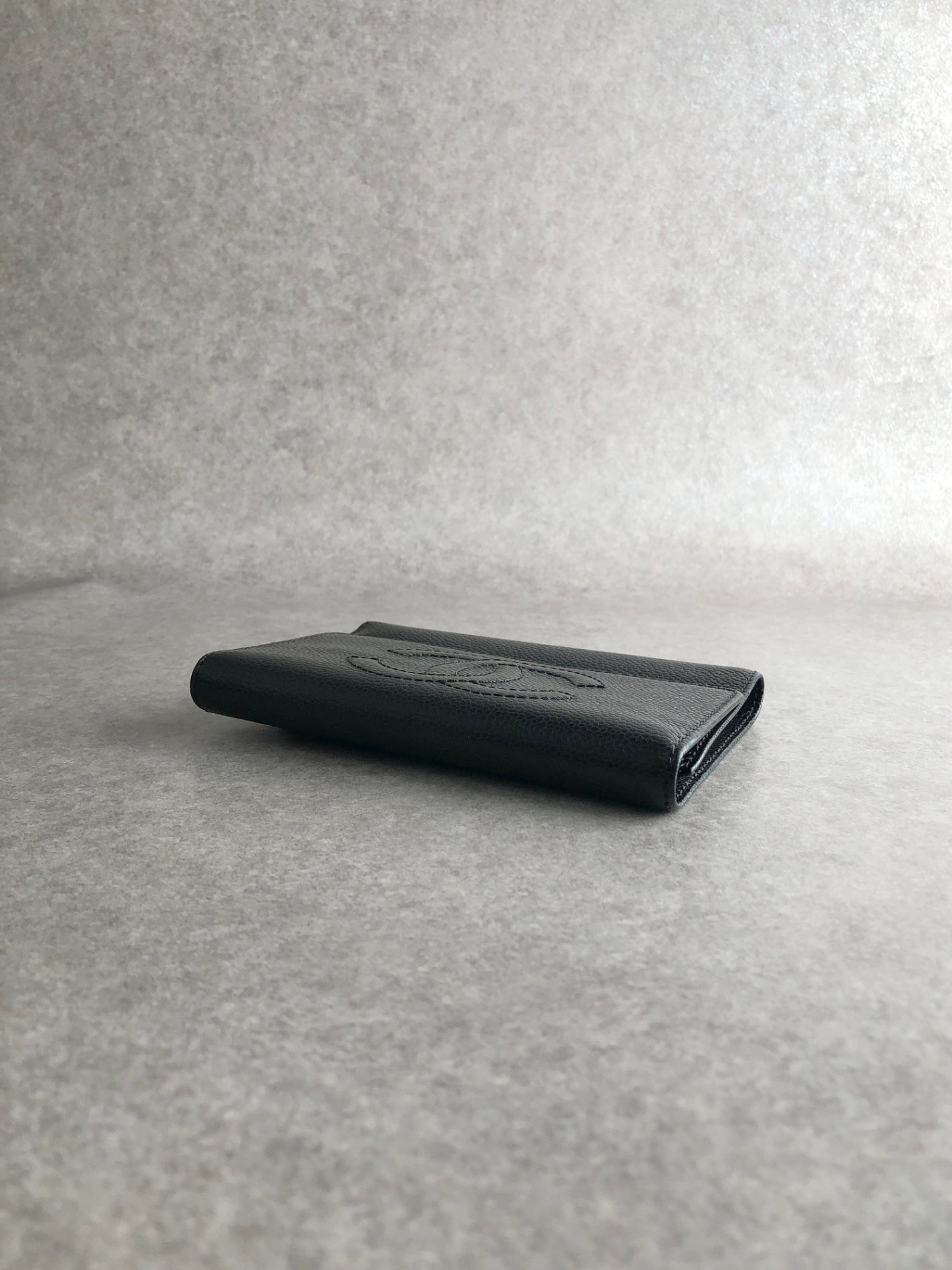 CHANEL Coco Mark Trifold Wallet Black Vintage xntxxj