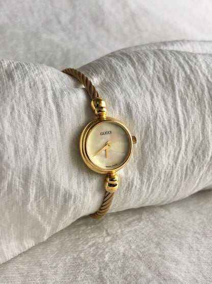 GUCCI Logo Bangle Quartz Watch Gold 2700.2.L Vintage 6sahkm