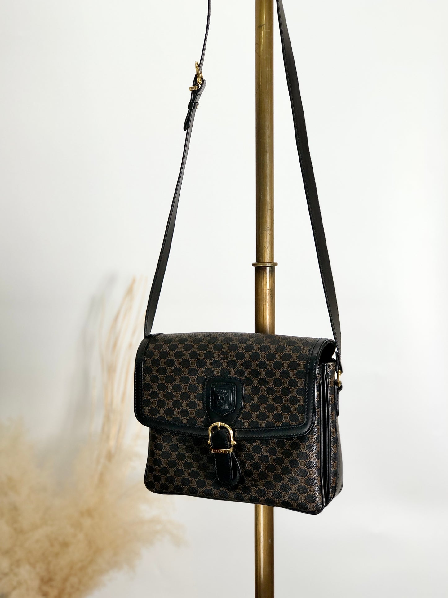 CELINE Macadam Front Buckle Shoulder bag Black Vintage n5nr8t
