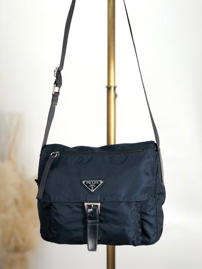 PRADA Triangle Logo Front Buckl Shoulder bag Navy Vintage 8igg4i