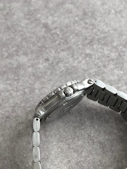 GUCCI Logo Quartz Watch Silver 9700L Vintage gxdvy8