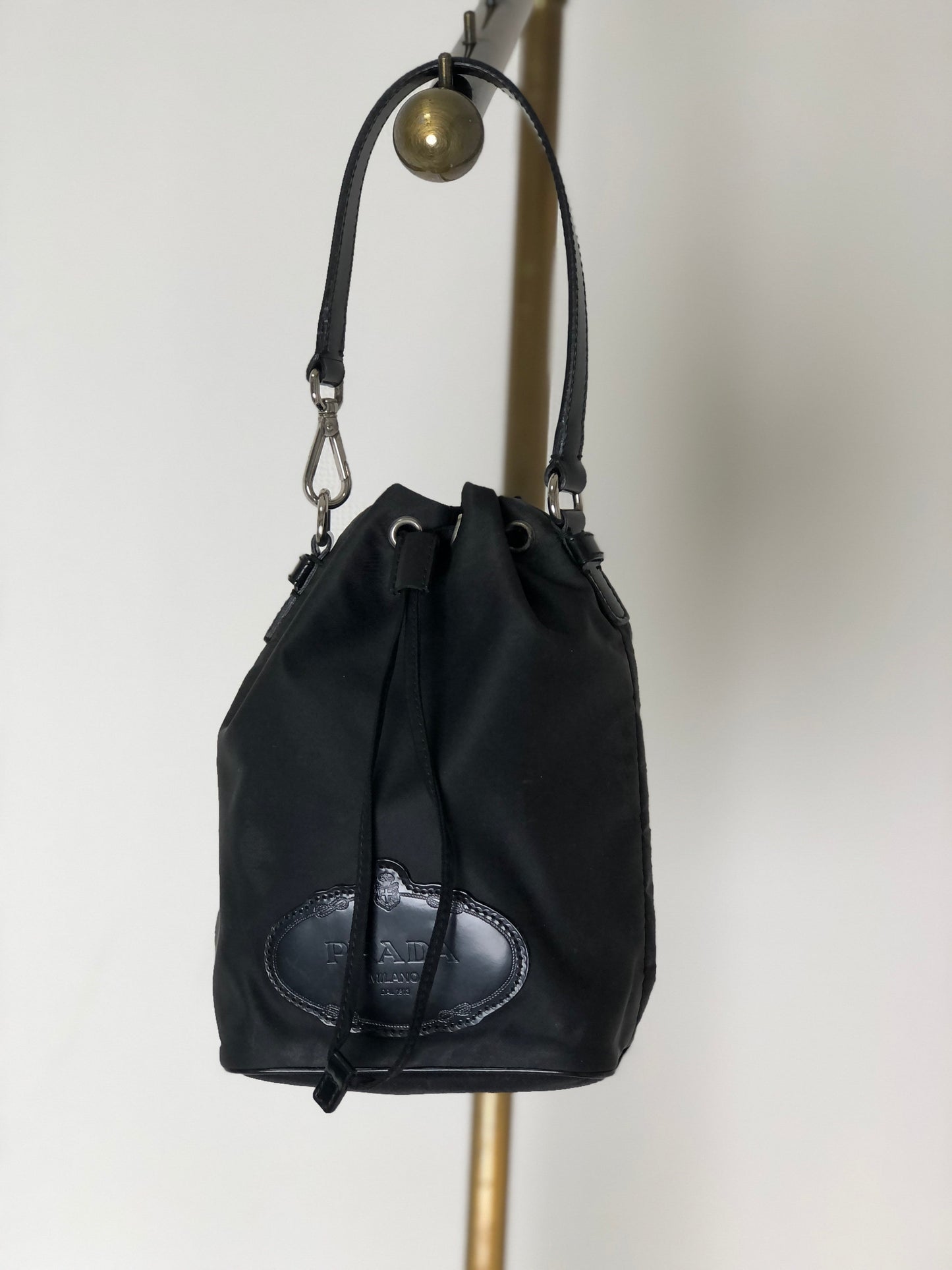 PRADA Logo Motif Nylon Drawstring Handbag Black Vintage 7tkxmg