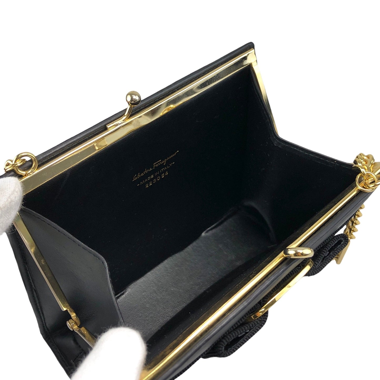 Salvatore Ferragamo Vala Ribbon Small Chain Shoulder bag Black Vintage y5f4jw