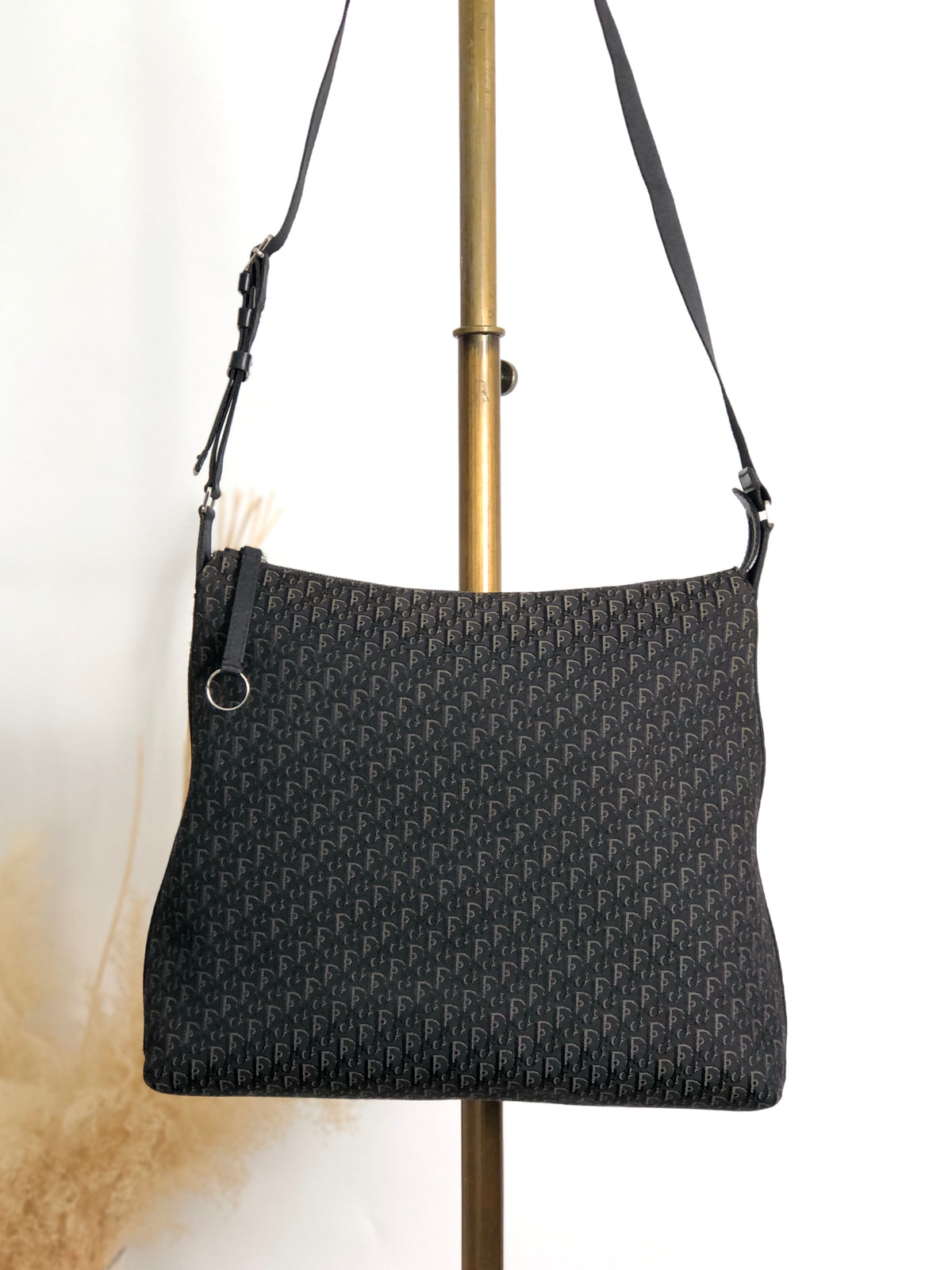 Christian Dior Street Chic Shoulder bag Black Vintage kmuskr