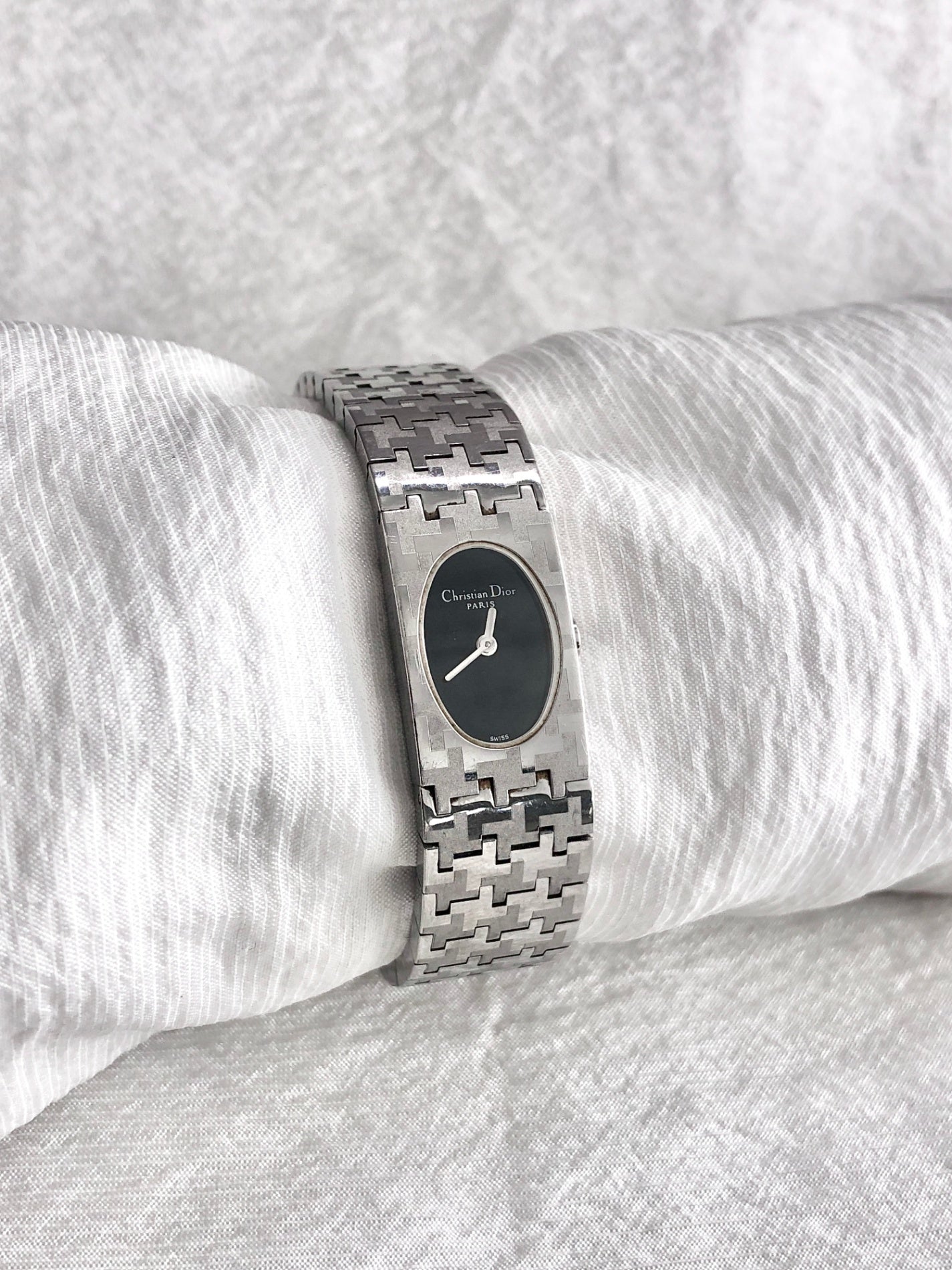 Christian Dior Logo Bangle Quartz Watch Silver D70-100 Vintage jymbmu