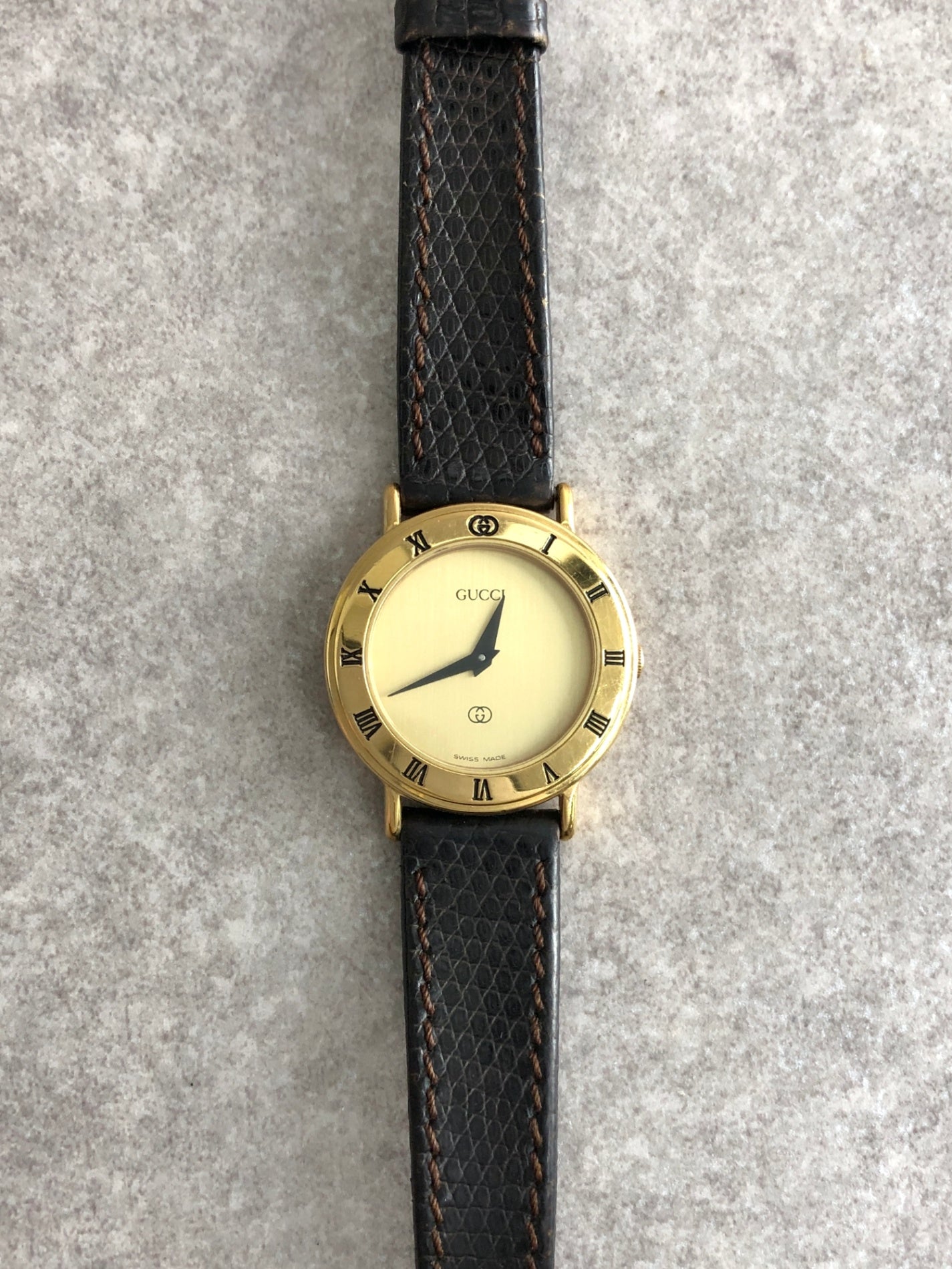 GUCCI Logo Watch Black 3000L Vintage upizt7