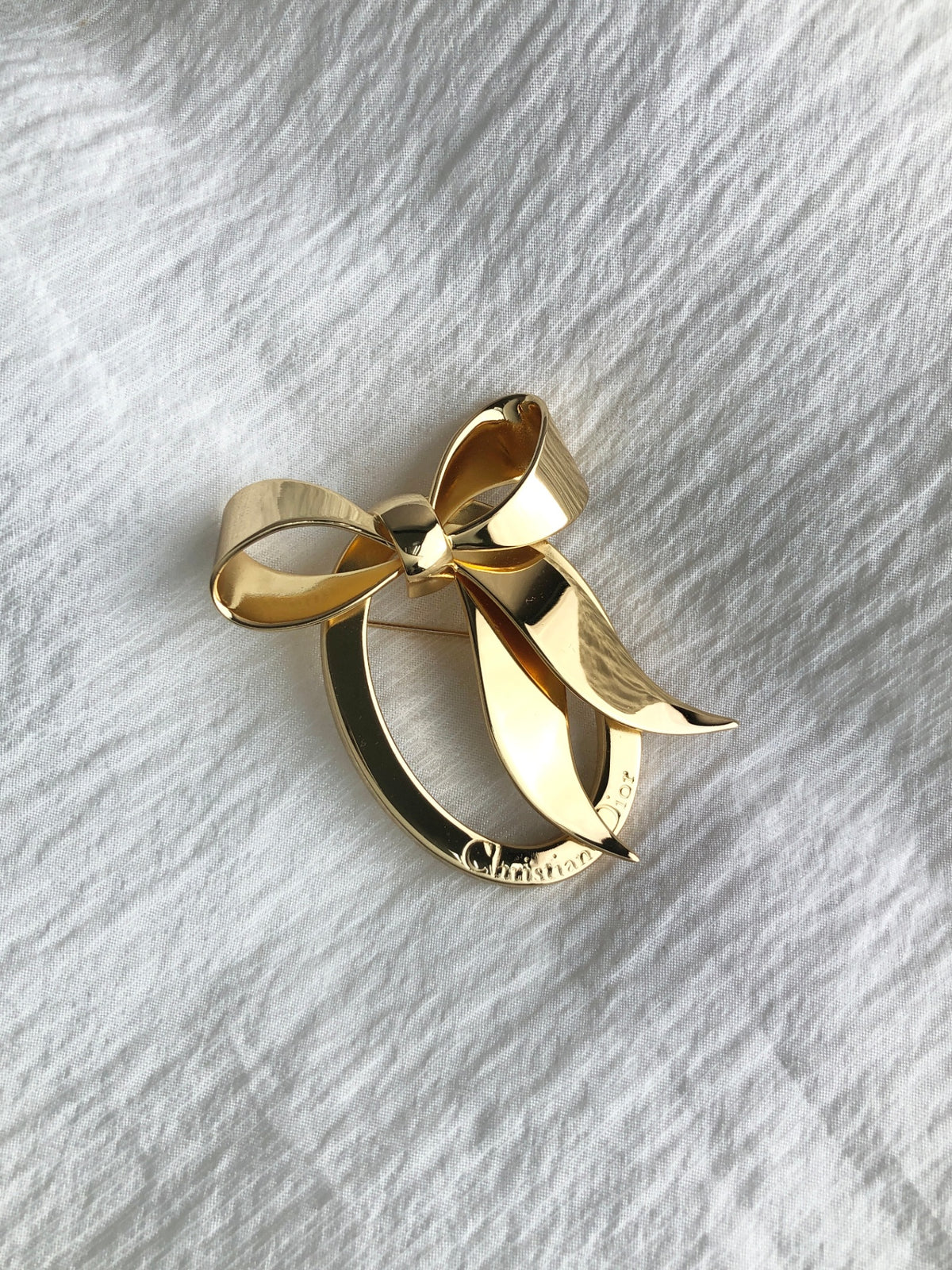 Christian Dior Ribbon Motif Brooch Gold Vintage dnbckj