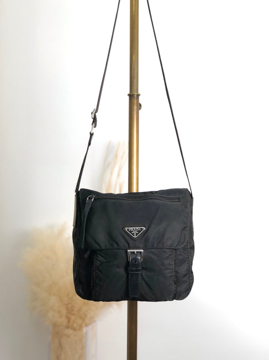 PRADA Triangle Logo Front Buckle Shoulder bag Black Vintage sx8cnr