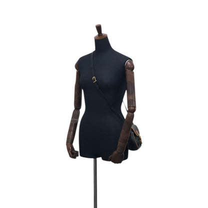 CELINE Blason 前扣肩背包 黑色復古 m2bms5