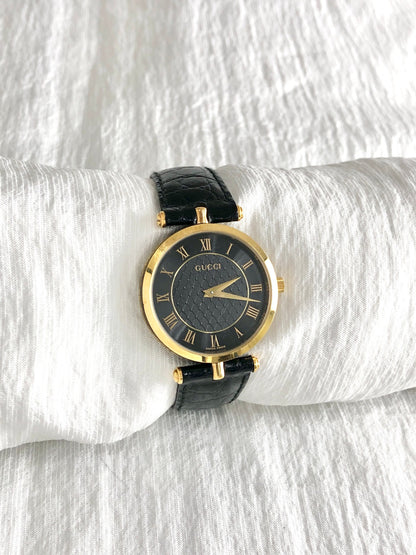 GUCCI Logo Watch Black 2040M Vintage mr6i3u