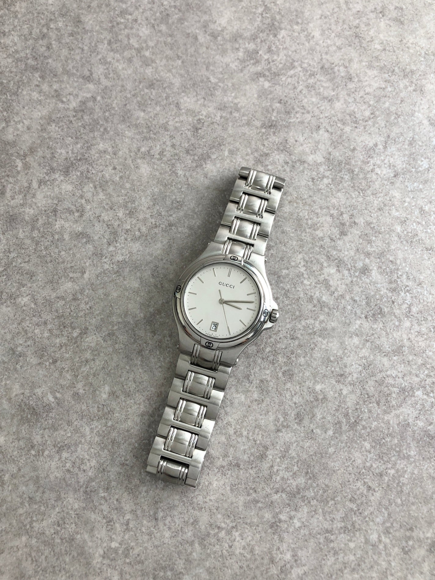 GUCCI Logo Quartz Watch Silver 9040M Vintage 5jb7um