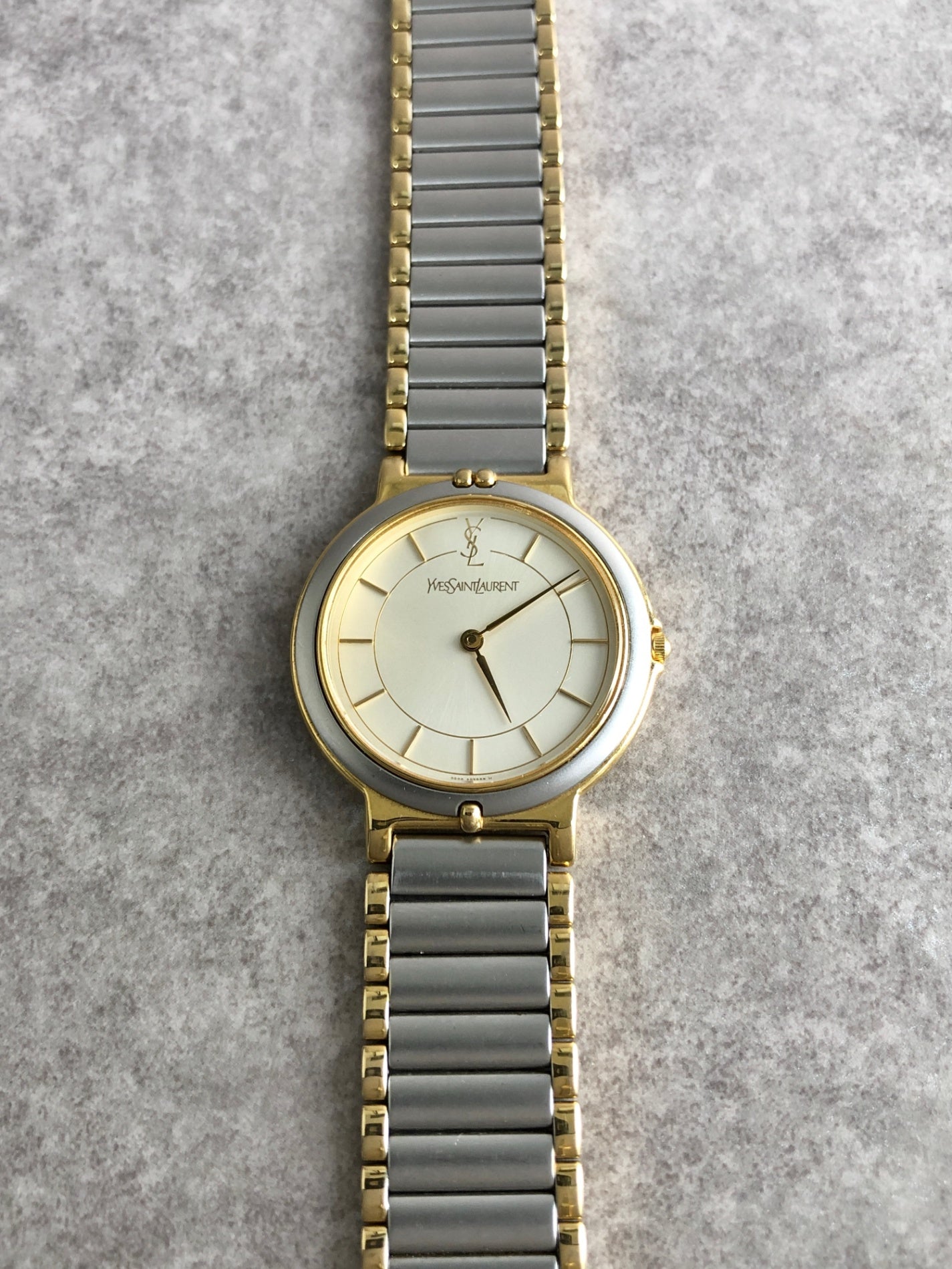 Yves Saint Laurent YSL Logo Quartz Watch Silver×Gold 2823-268440 Vintage 43tt8e