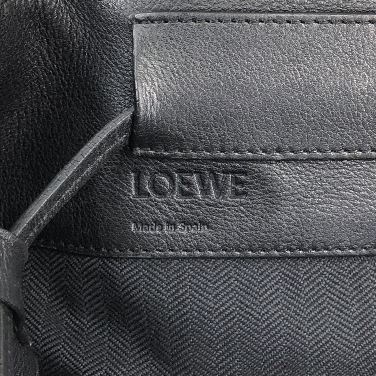 LOEWE Anagram Drawstring Shoulder bag Black Vintage kwnn6u