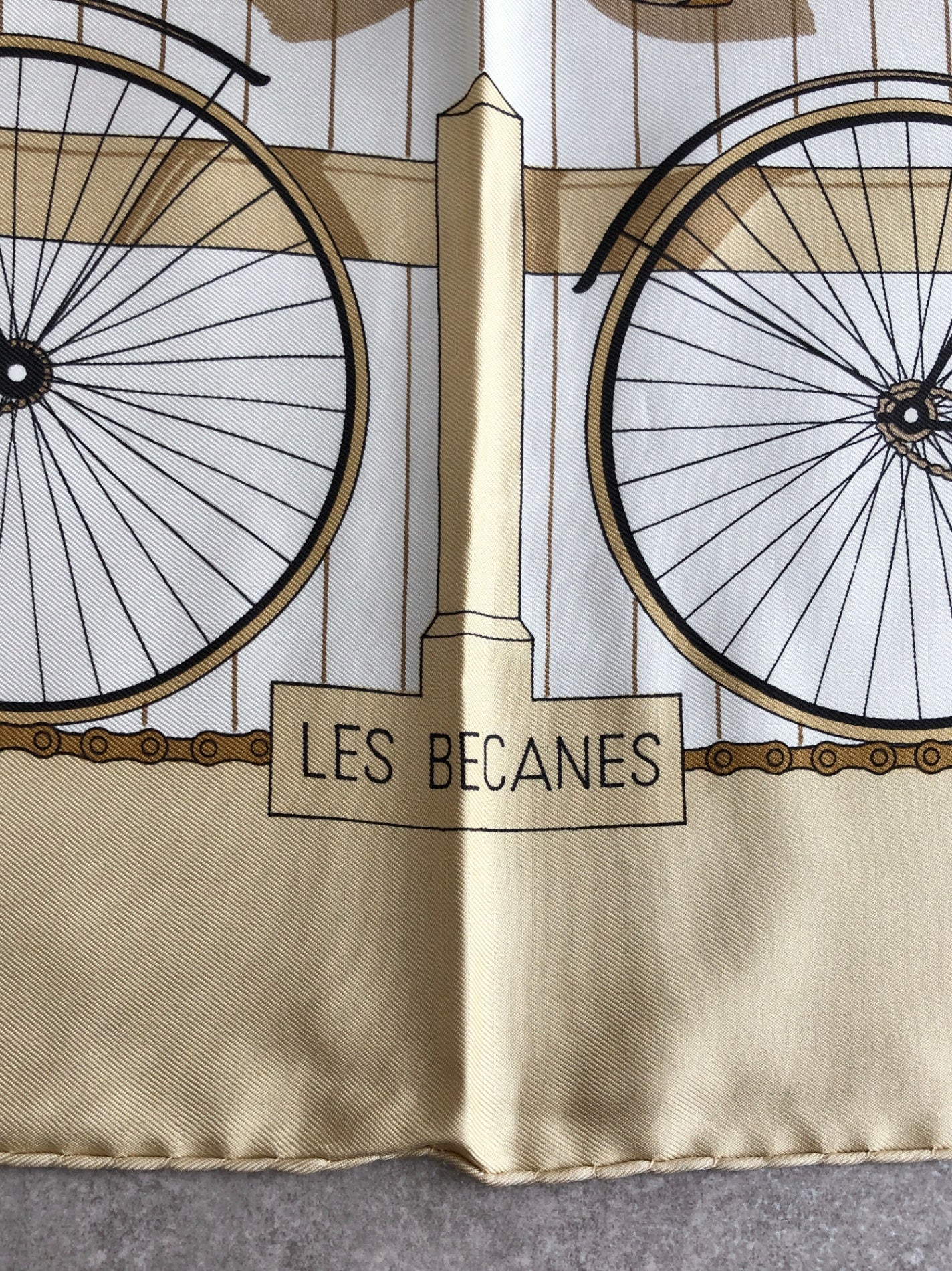 HERMES Beige×White LES BECANES Vintage ketka2