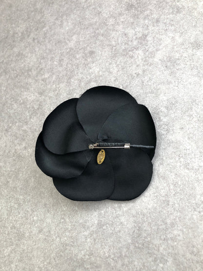 CHANEL Camellia Brooch Black Vintage xseey7